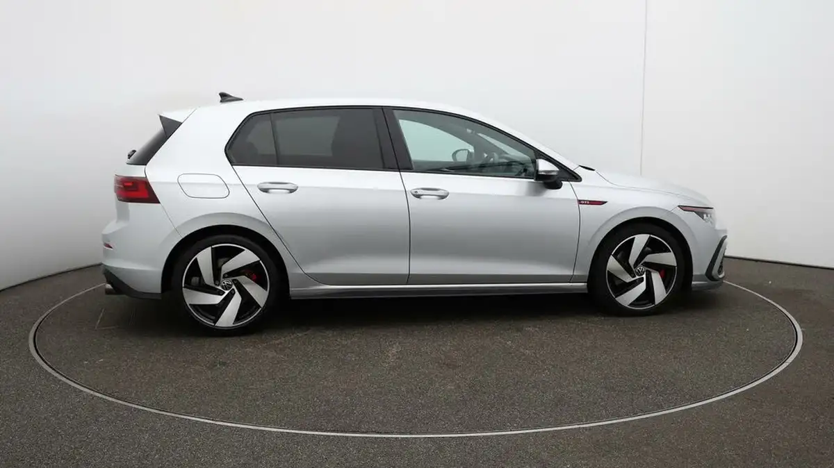 2022-volkswagen-golf-20-tsi-gti-dsg-big-8
