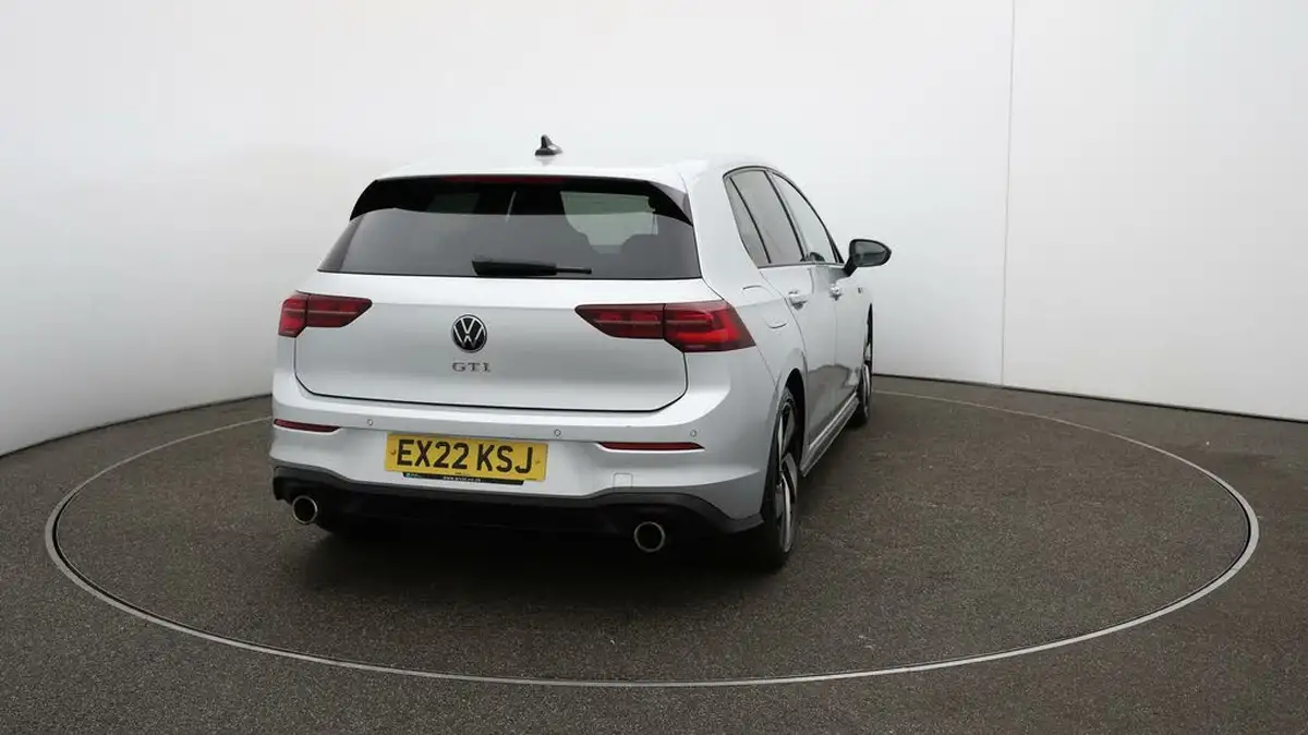 2022-volkswagen-golf-20-tsi-gti-dsg-big-49