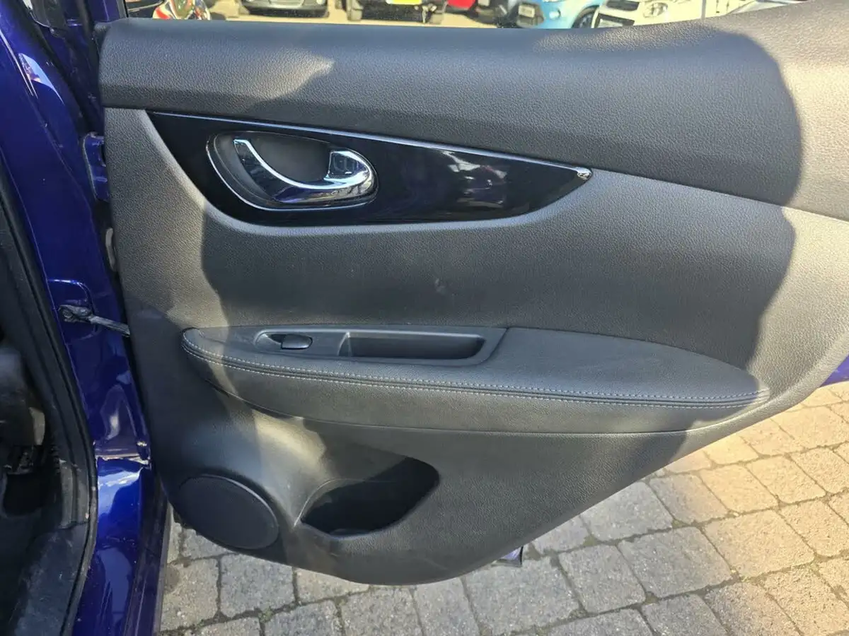 2015-nissan-qashqai-16dci-tekna-xtronic-cvt-big-18