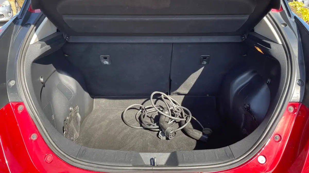 2018-nissan-leaf-e-n-connecta-big-14