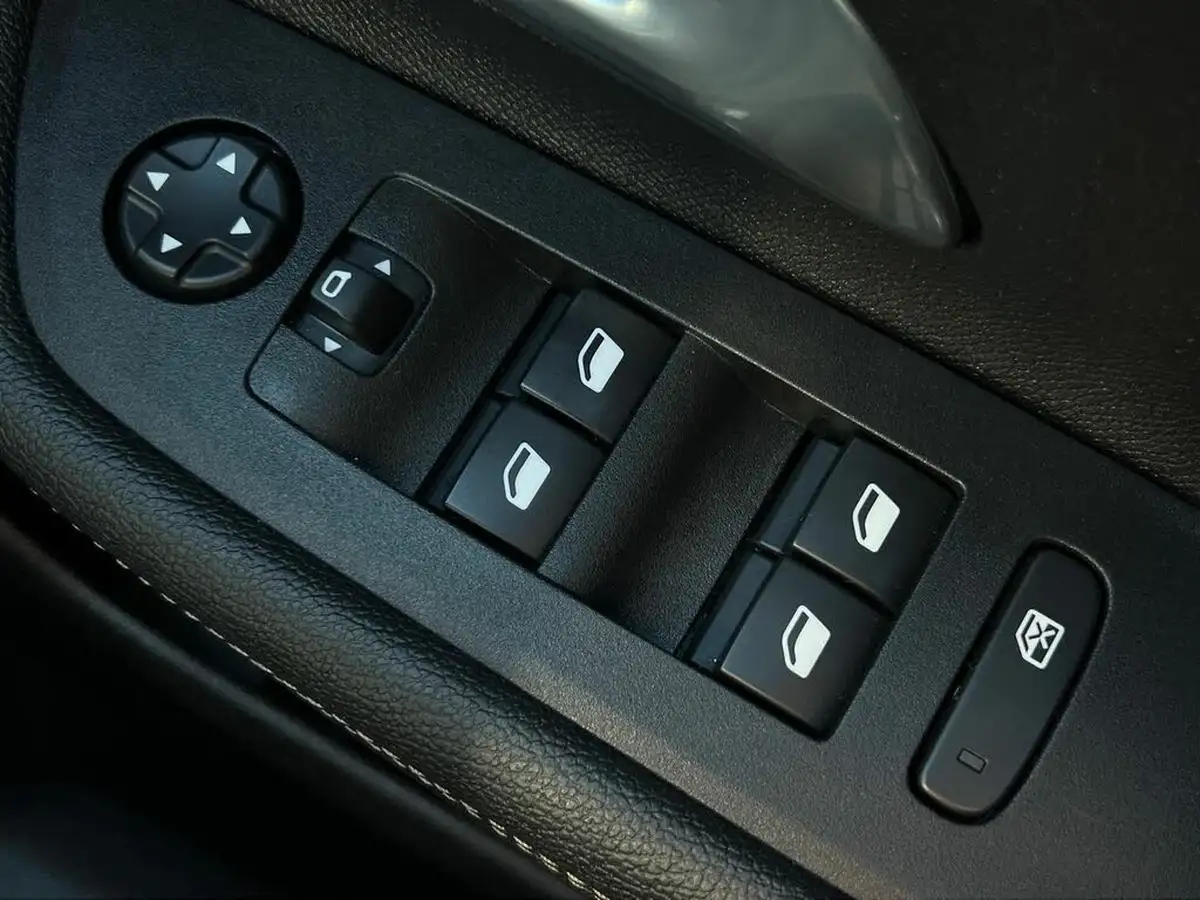 2024-vauxhall-mokka-e-gs-big-17