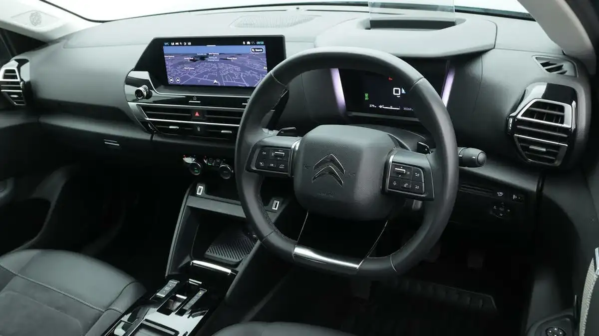 2023-citroen-c4-15bluehdi-shine-plus-big-9