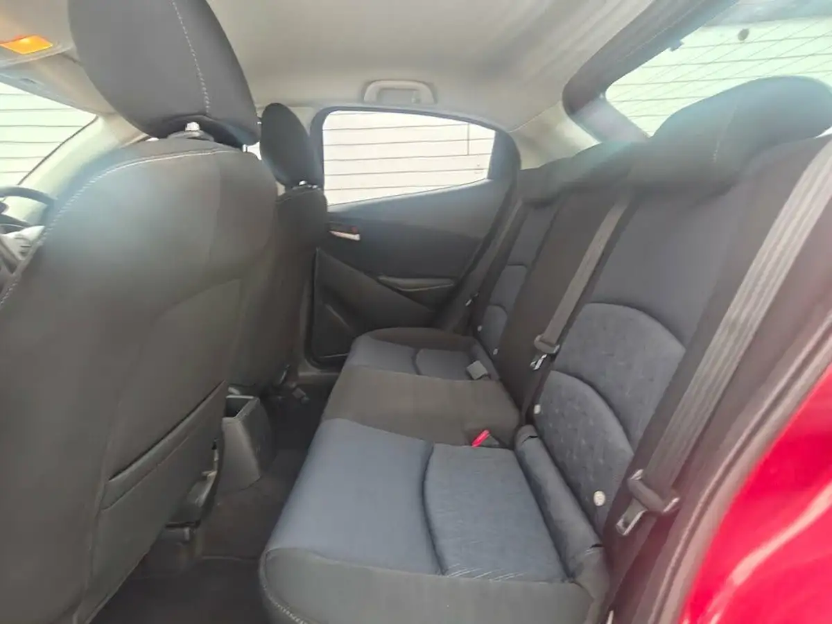 2015-mazda-mazda2-15-sport-black-big-43