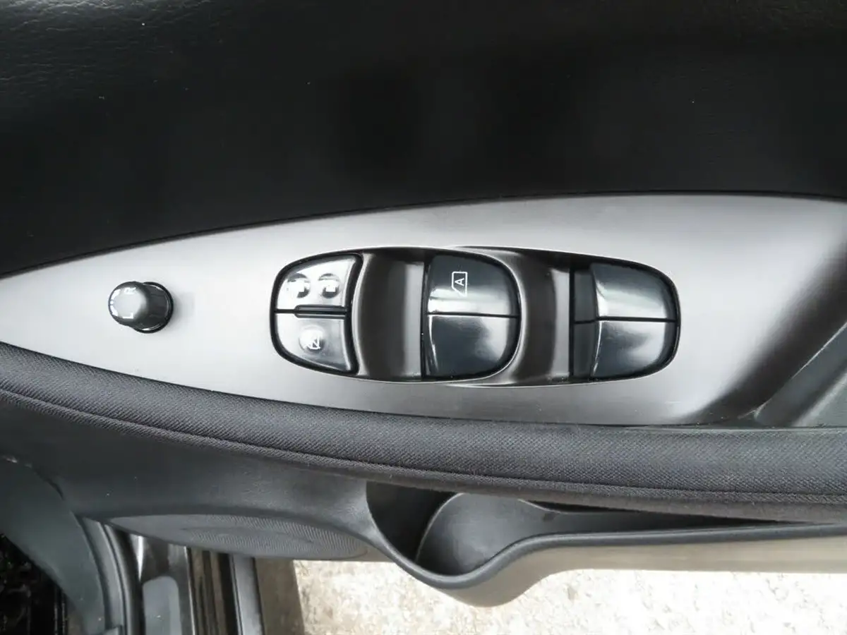 2022-nissan-leaf-e-acenta-39kwh-big-29