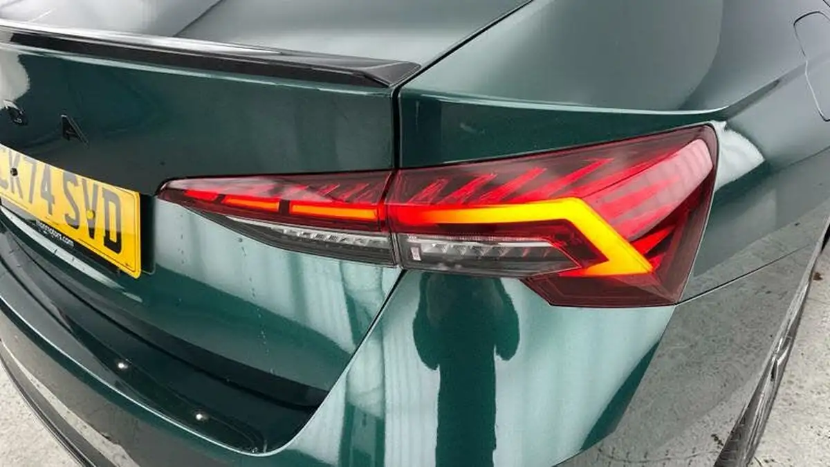 2025-skoda-octavia-15-tsi-e-tec-sportline-hatchback-big-28