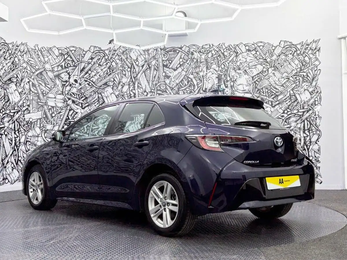 2022-toyota-corolla-18-vvt-i-icon-tech-trk-hatchback-5d-big-5