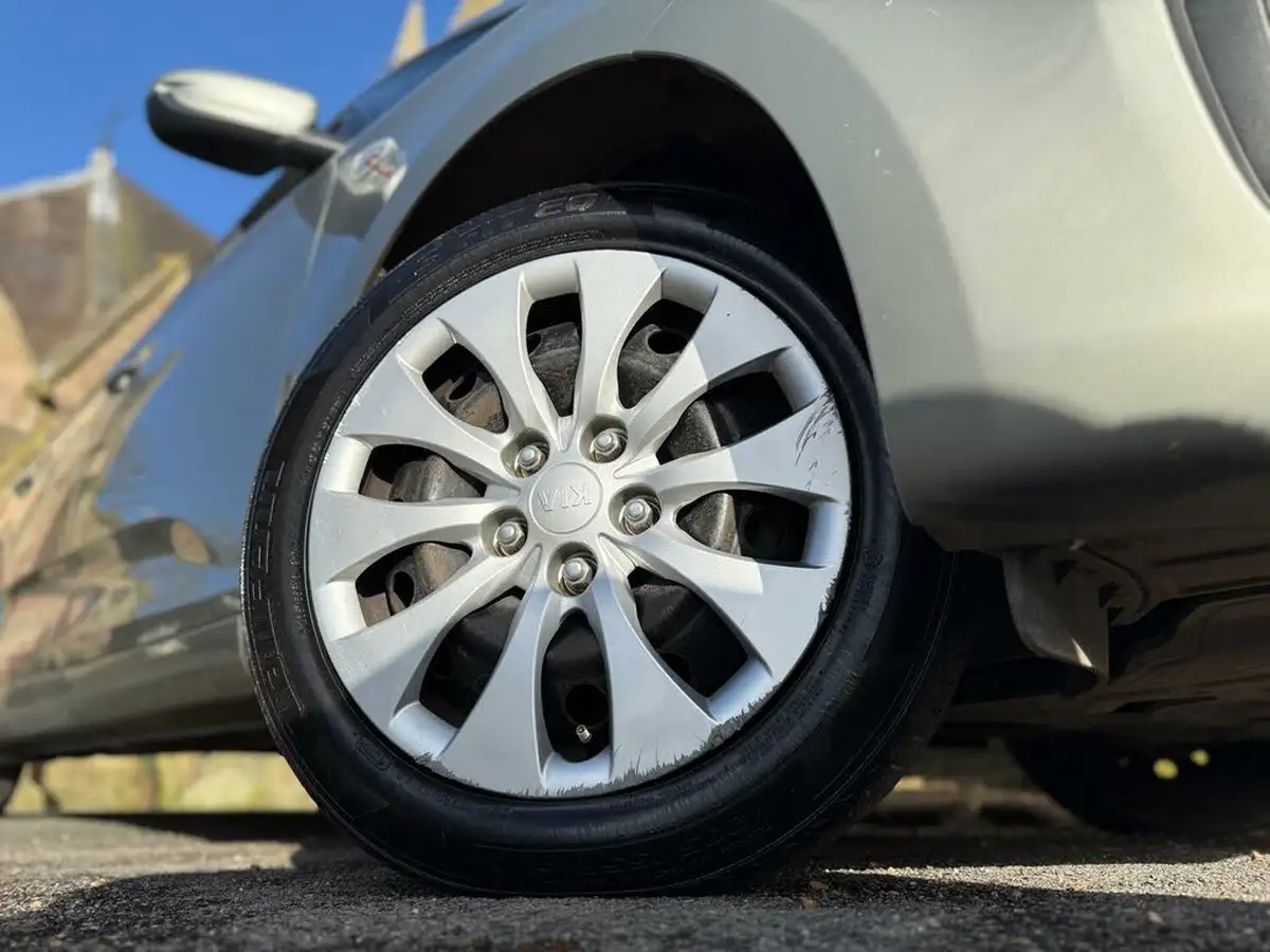 2013-kia-carens-16-gdi-1-big-11