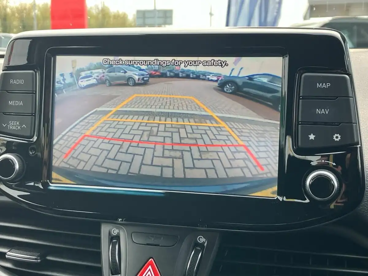 2017-hyundai-i30-14-t-gdi-se-nav-tourer-big-38