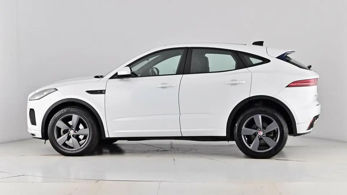2020-jaguar-e-pace-20-i4d-chequered-flag-180ps-big-63