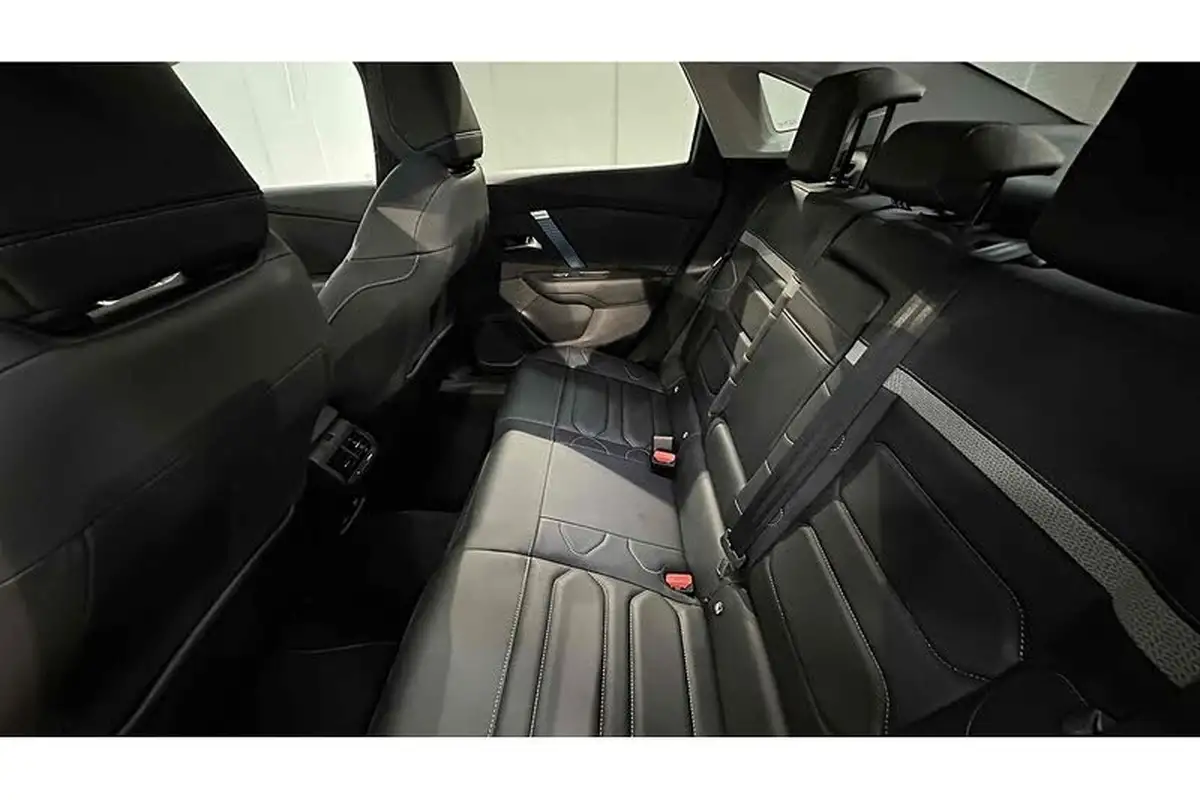 2023-citroen-c4-x-e-shine-plus-big-23