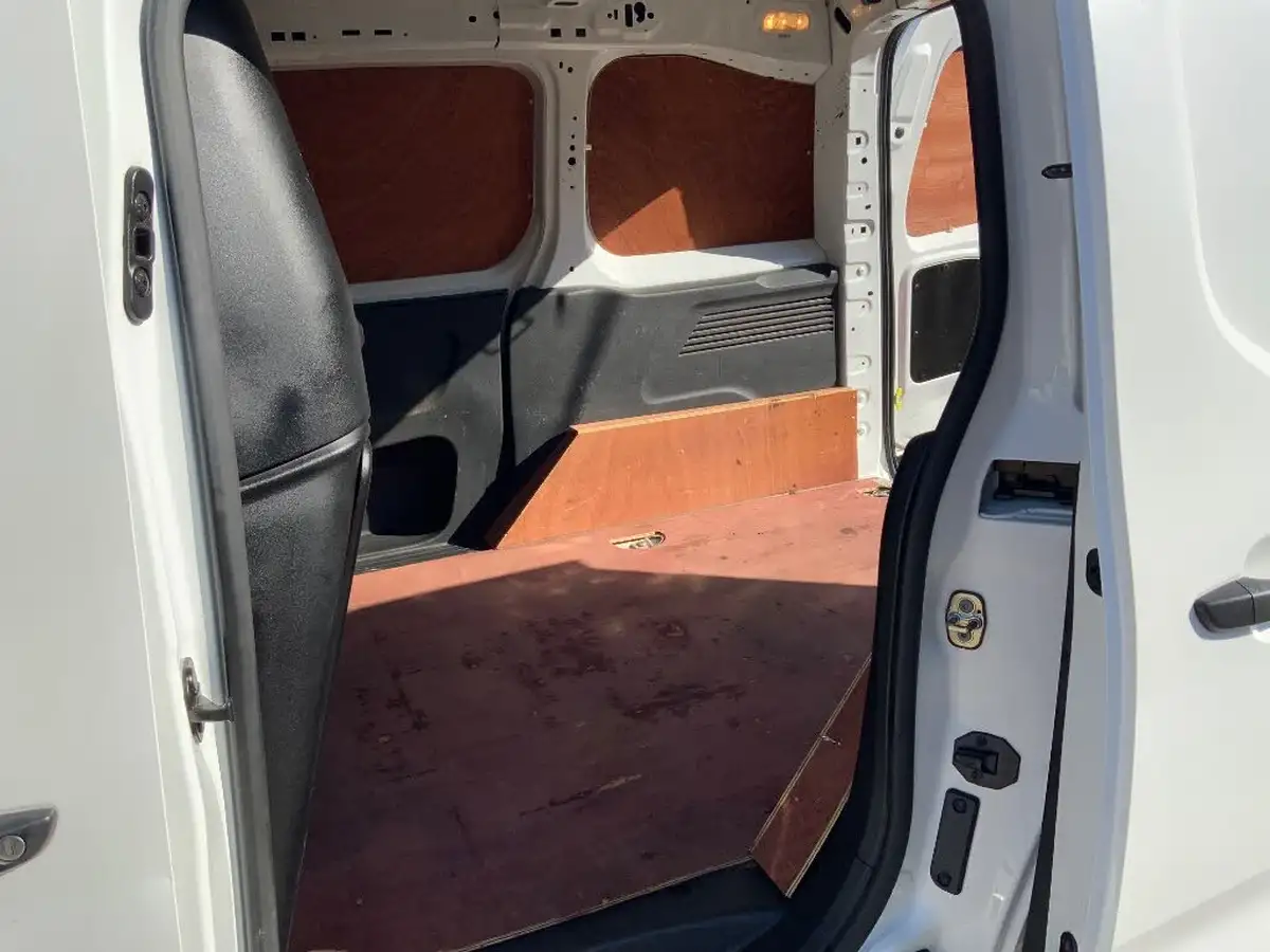 2021-peugeot-partner-15-bluehdi-1000-professional-100ps-eu6dt-panel-big-13