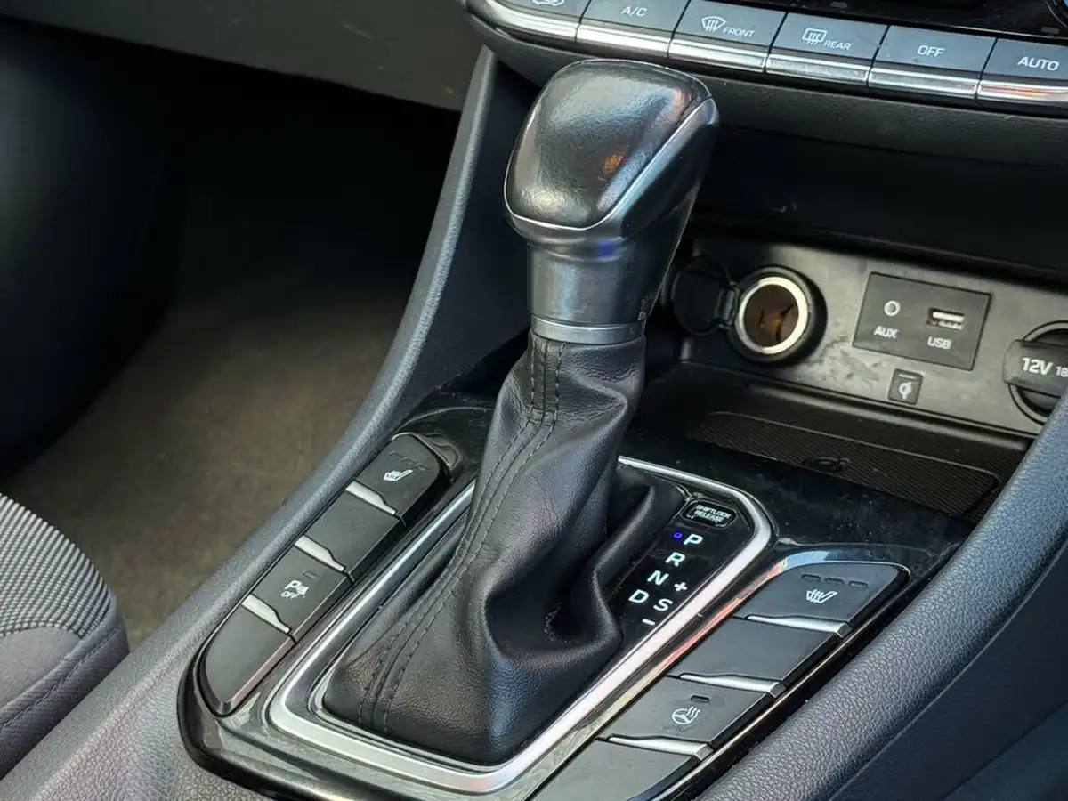2018-hyundai-ioniq-16-gdi-premium-hybrid-big-8