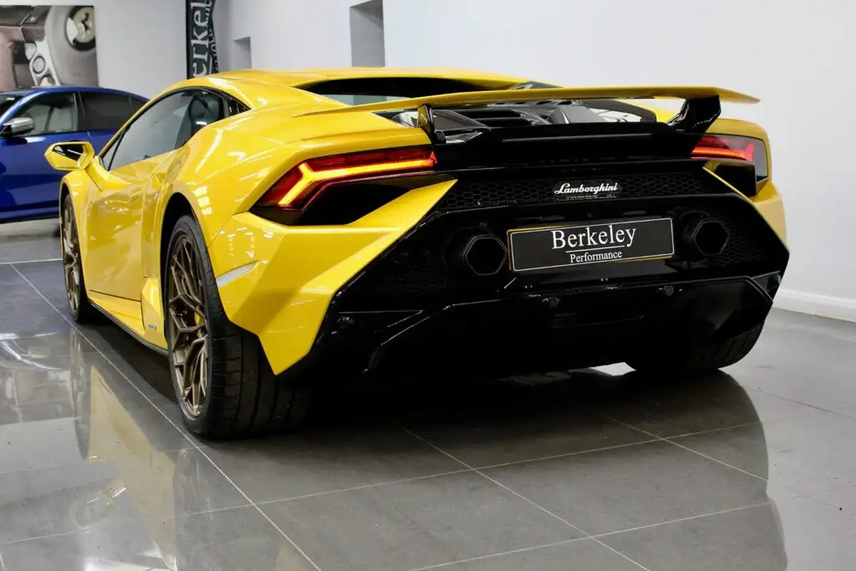 2023-lamborghini-huracan-52-tecnica-big-6