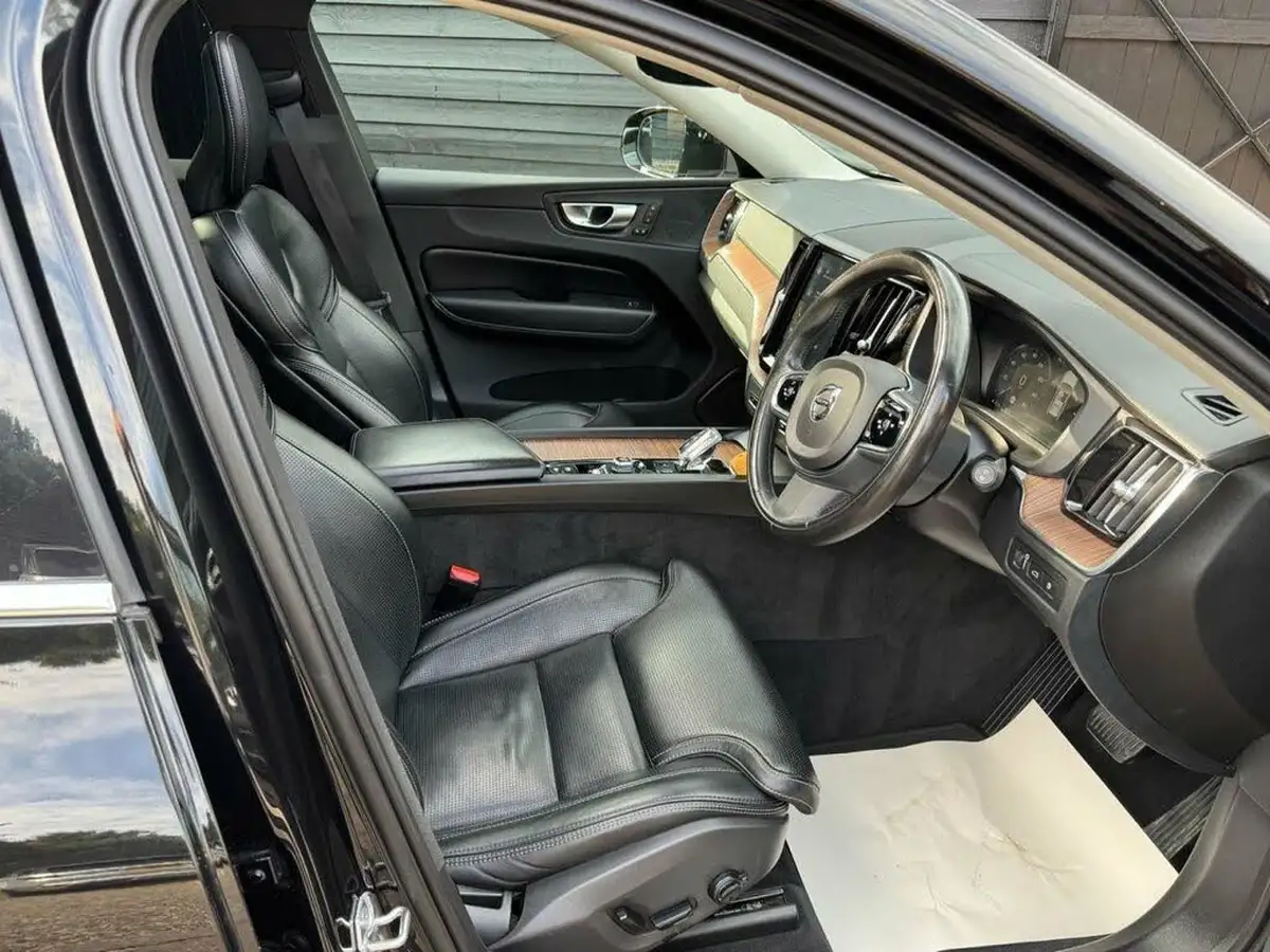 2020-volvo-xc60-20-t8-inscription-299bhp-4x4-ss-big-8