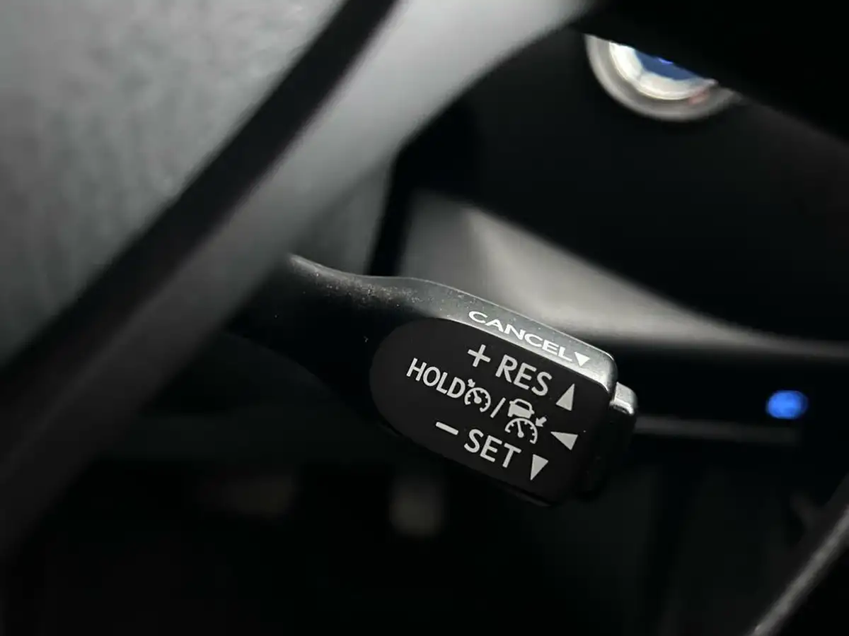 2022-toyota-c-hr-18-vvt-i-icon-big-21