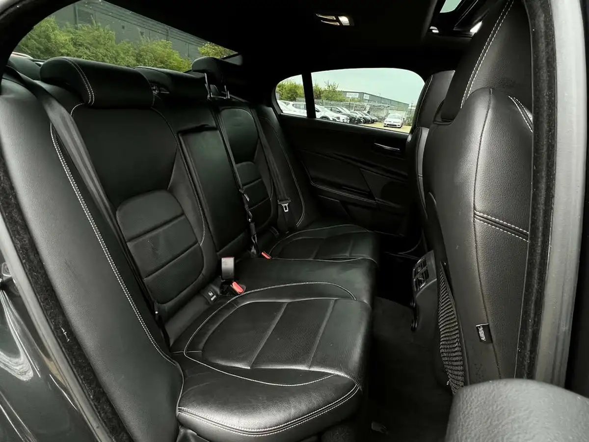 2016-jaguar-xe-30i-v6-sc-s-big-17