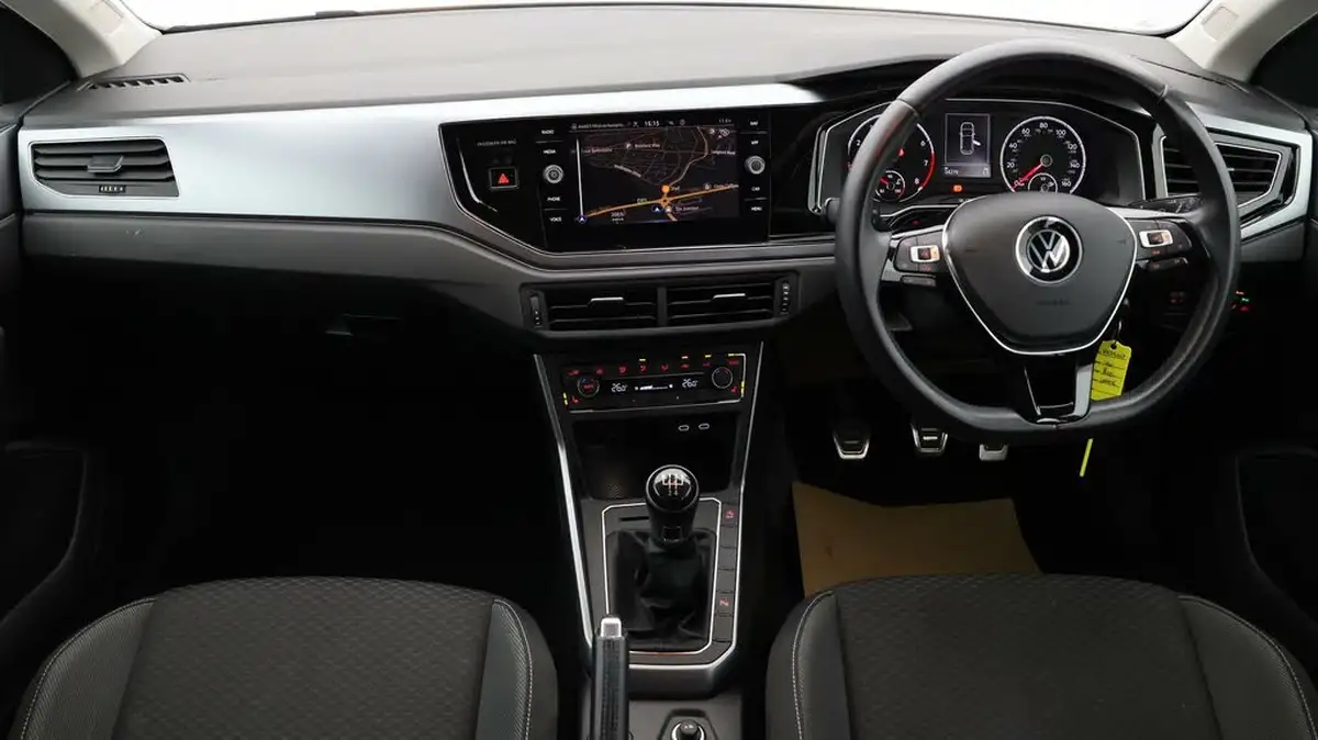 2021-volkswagen-polo-10-tsi-active-big-12