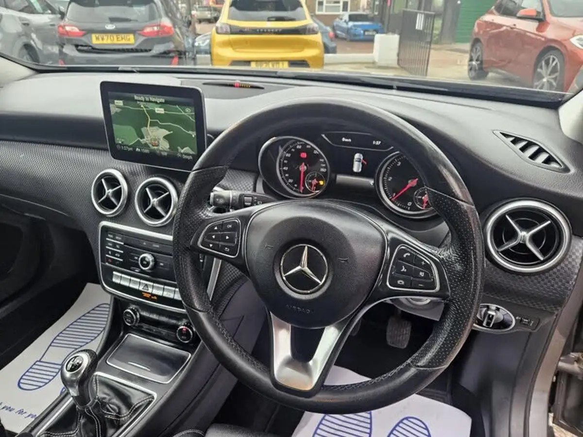 2017-mercedes-benz-a-class-15d-a180d-sport-executivess-big-12