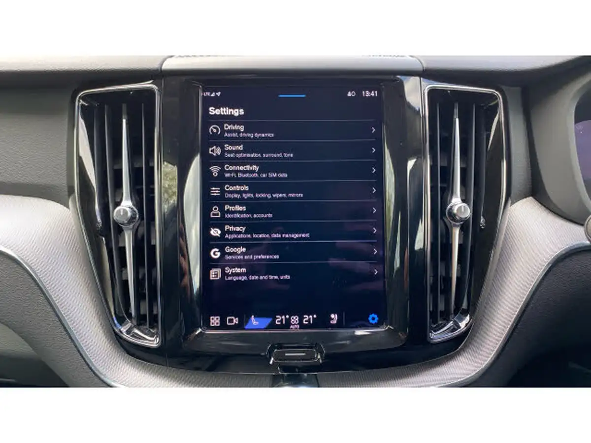 2022-volvo-xc60-20-b5-plus-big-31