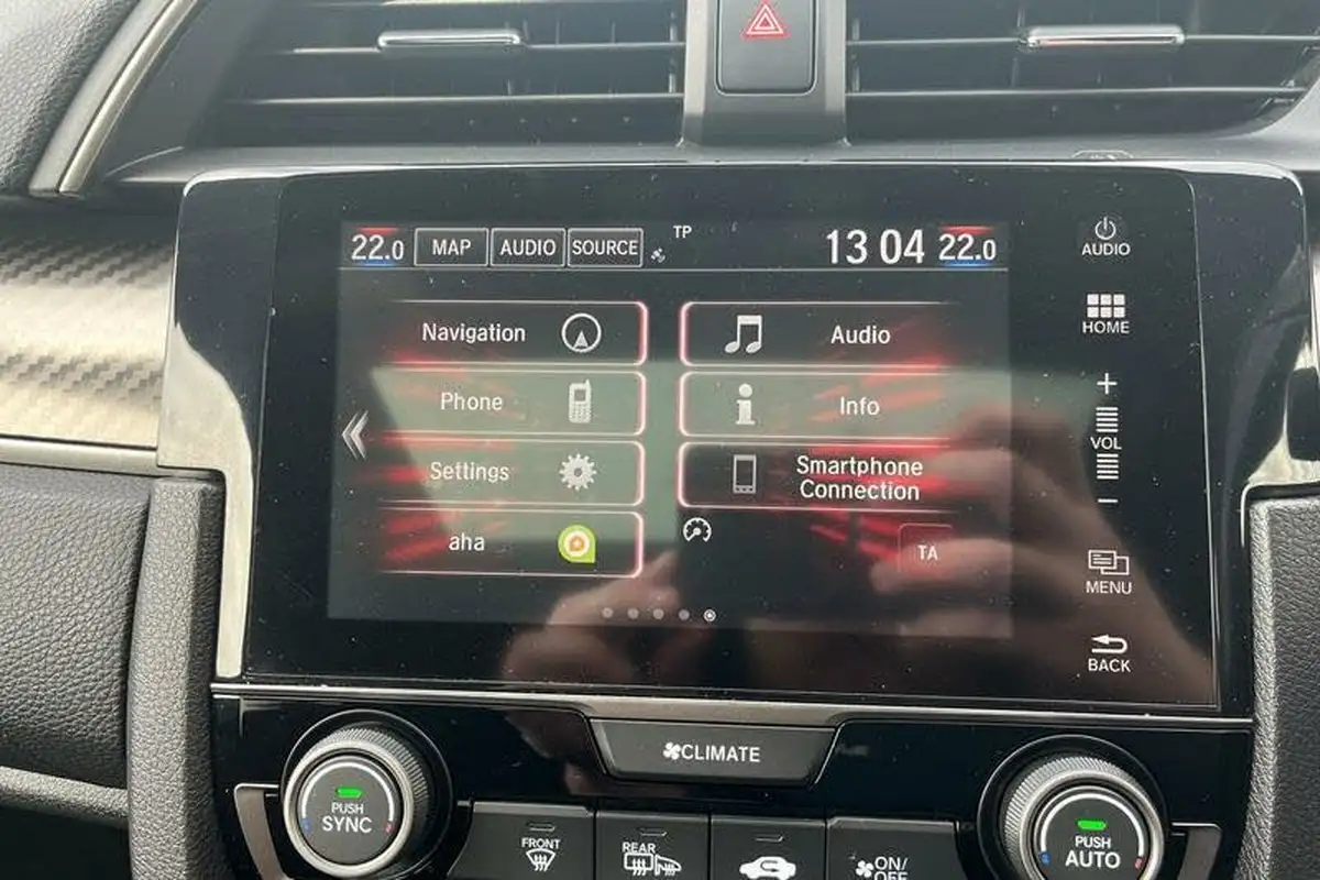 2018-honda-civic-15-vtec-turbo-sport-plus-cvt-big-25