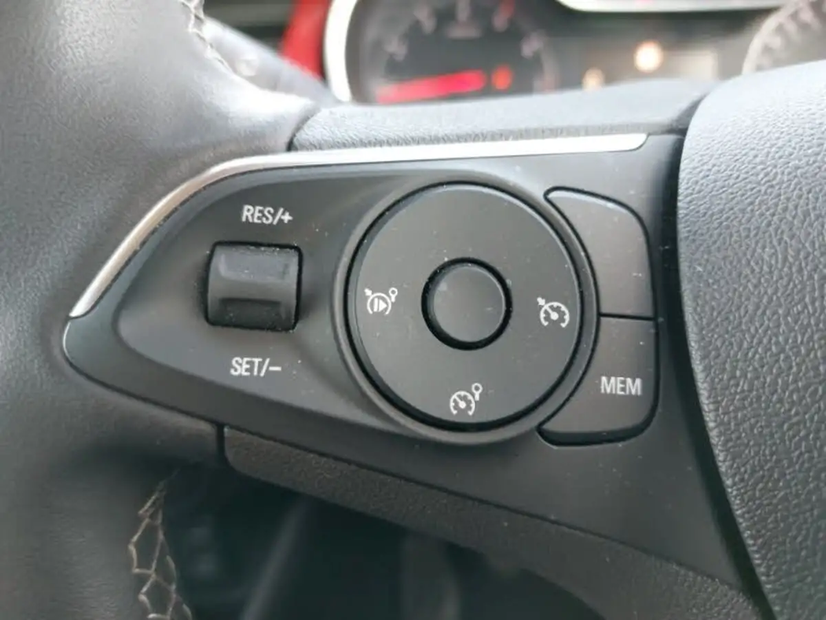 2023-vauxhall-crossland-12-gs-110ps-big-17