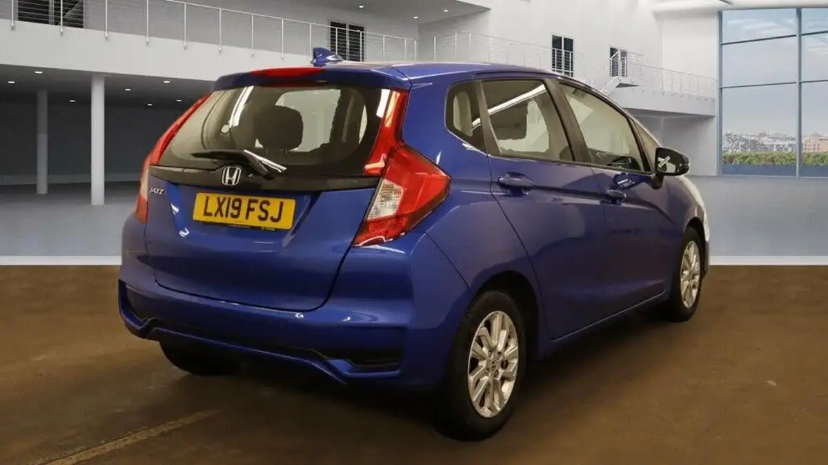 2019-honda-jazz-13-i-vtec-se-navi-big-3