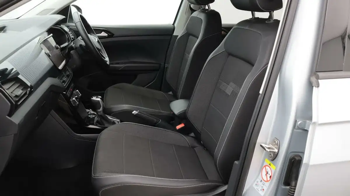 2023-volkswagen-t-cross-10-tsi-black-edition-110ps-dsg-big-14