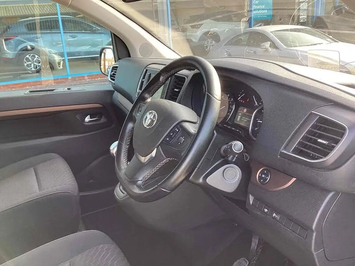 2019-toyota-proace-verso-20d-family-150ps-l1ss-big-5