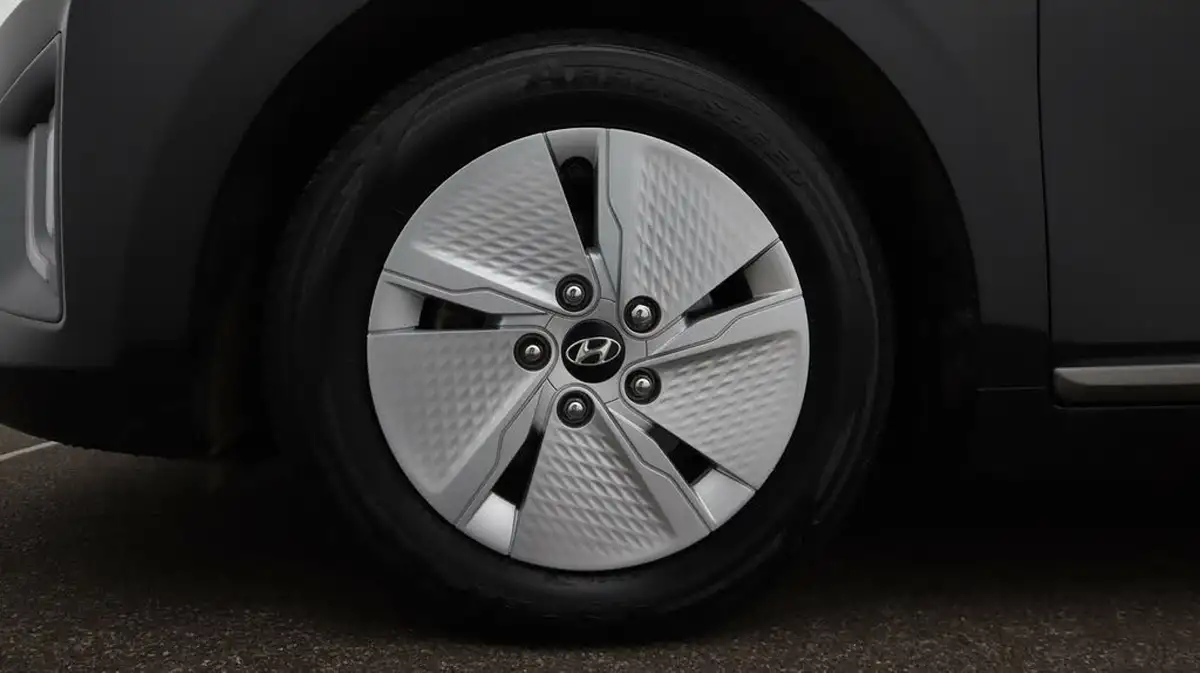 2021-hyundai-ioniq-16-gdi-premium-hybrid-big-18