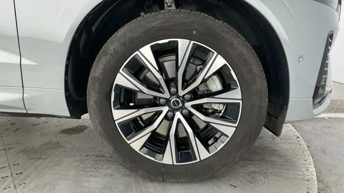 2024-volvo-xc60-20-b5-plus-big-4