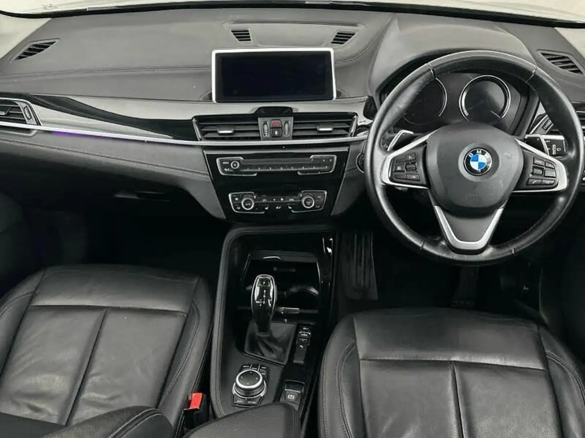 2021-bmw-x1-20-sdrive20i-xline-big-6