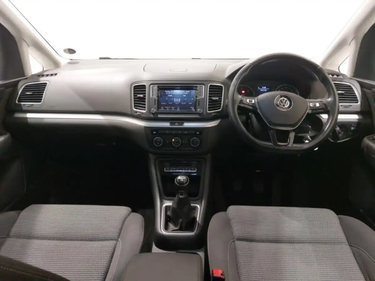 2019-volkswagen-sharan-20tdi-se-nav-150ps-scr-big-2