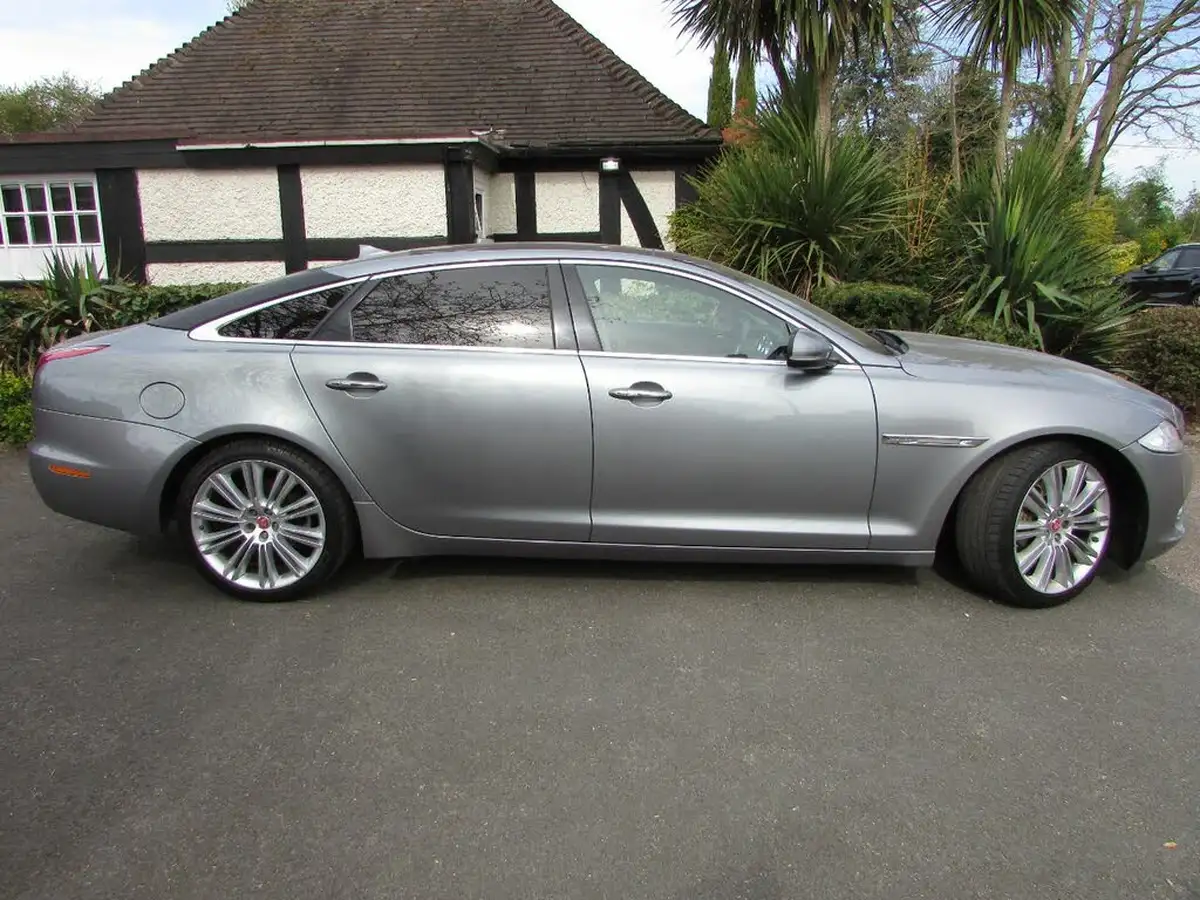 2014-jaguar-xj-series-30td-xj-portfolio-lwb-auto-big-11