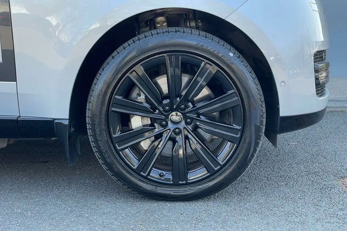 2023-land-rover-range-rover-30-p440e-se-big-25