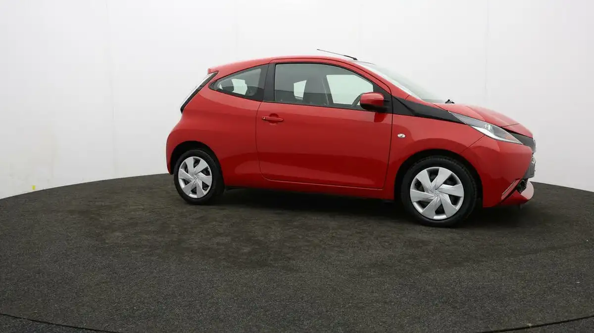 2018-toyota-aygo-10-vvt-i-x-play-71bhp-3d-big-35
