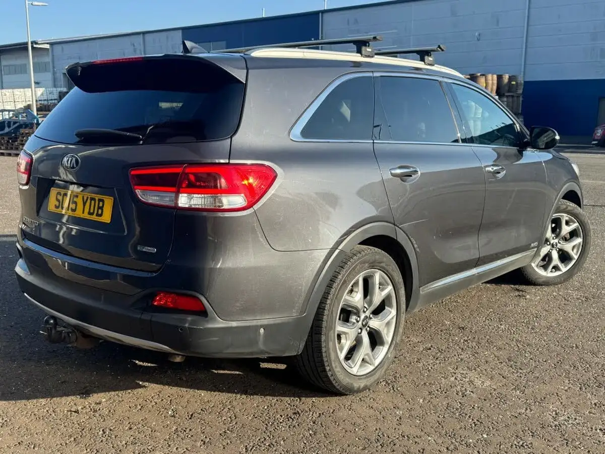 2015-kia-sorento-22-crdi-kx-4-197bhp-awd-isg-big-4
