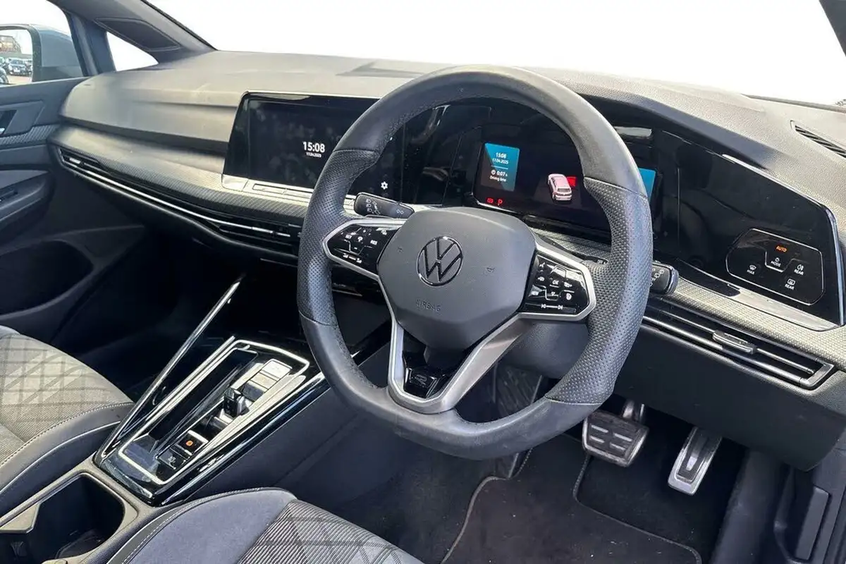 2023-volkswagen-golf-15-etsi-r-line-hatchback-big-36