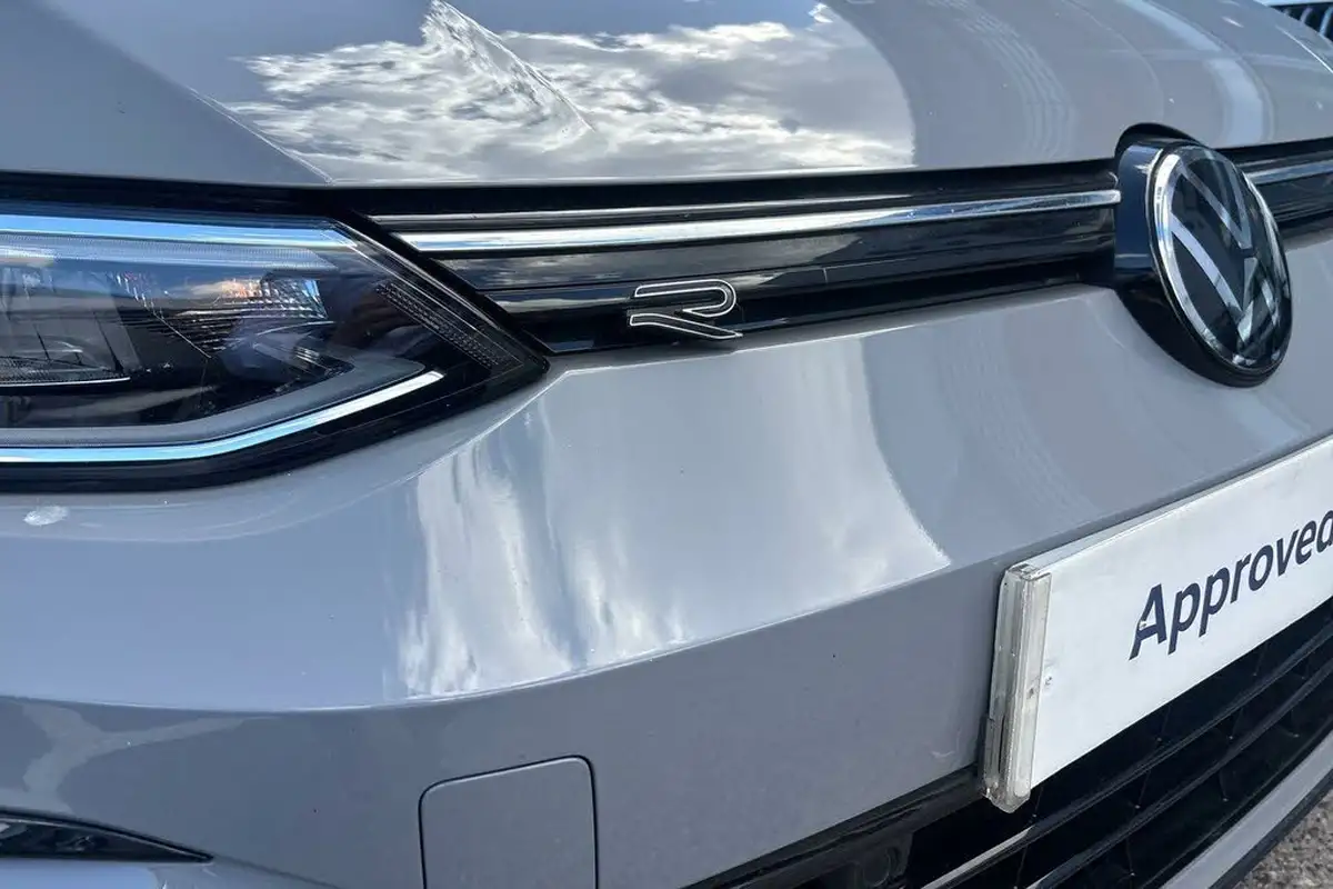 2023-volkswagen-golf-15-etsi-r-line-hatchback-big-60