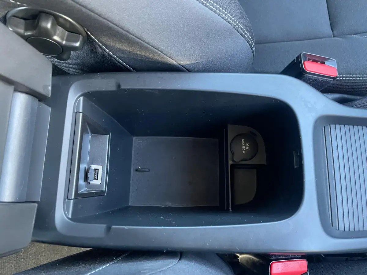 2015-volvo-v40-20td-d2-se-big-46