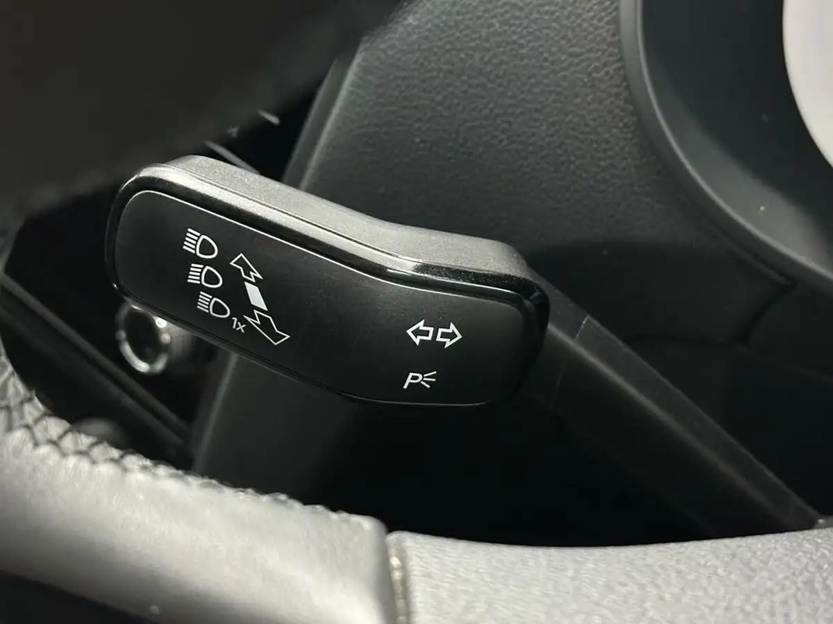 2020-skoda-octavia-16tdi-se-technology-estate-big-11