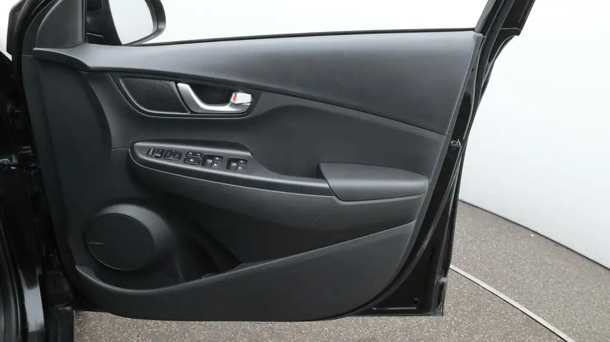 2021-hyundai-kona-e-premium-204ps-64kwh-7kw-obc-big-15