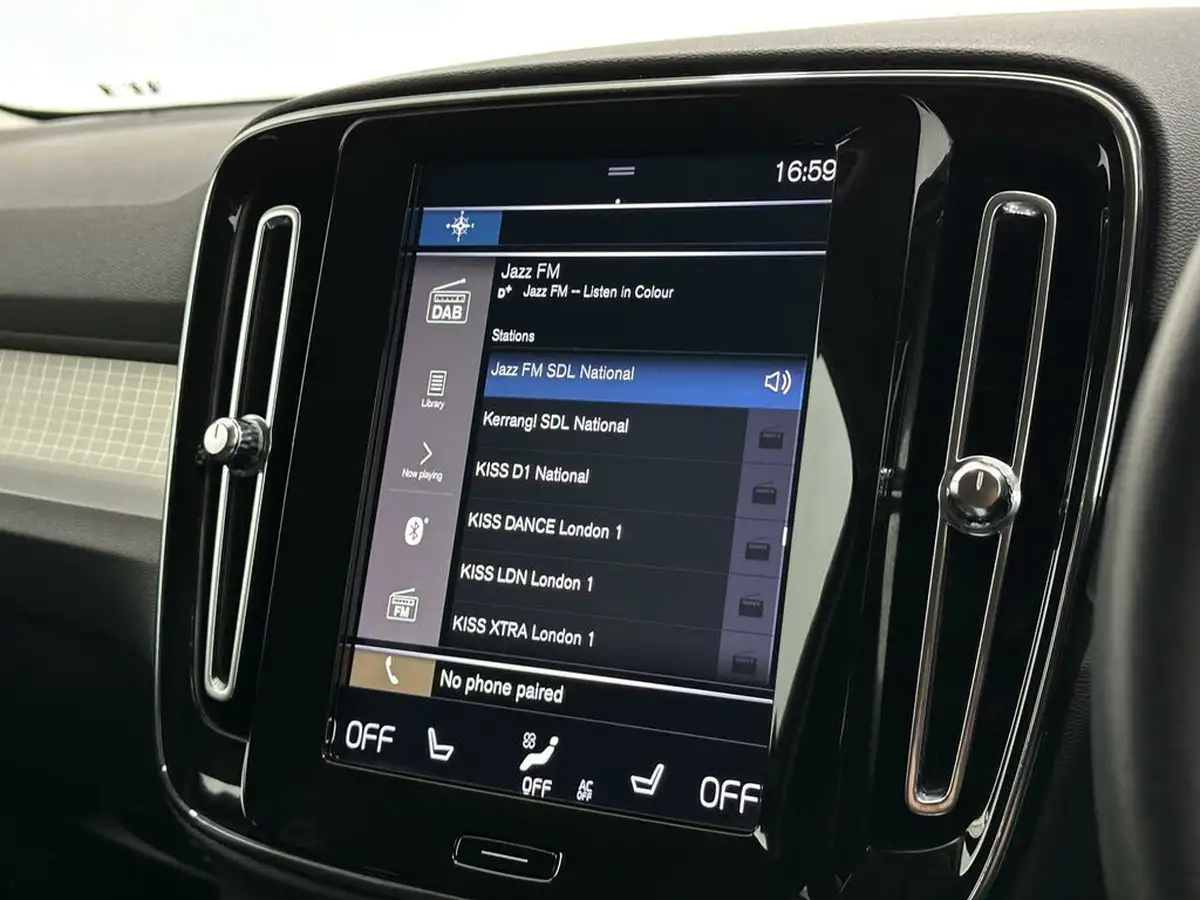 2020-volvo-xc40-20td-d3-momentum-geartronic-big-21