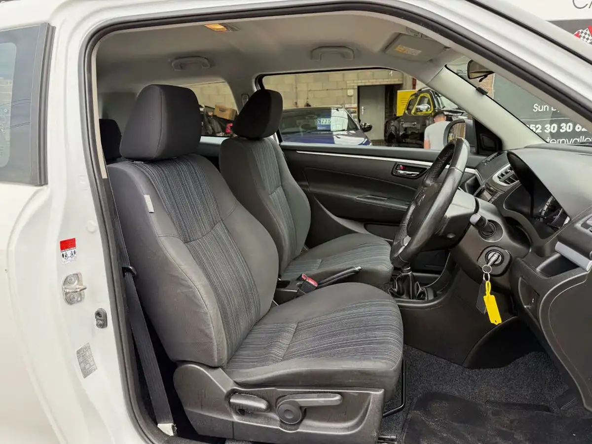 2015-suzuki-swift-12-sz3-3d-big-25