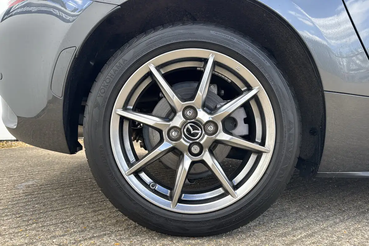 2023-mazda-mx-5-15-kizuna-big-6