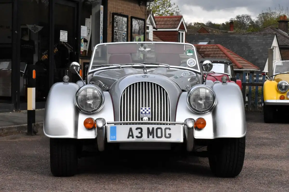 2005-morgan-plus-4-20-2-seat-big-5