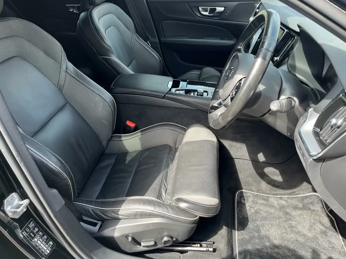 2021-volvo-v60-20-t6-r-design-340bhp-big-11