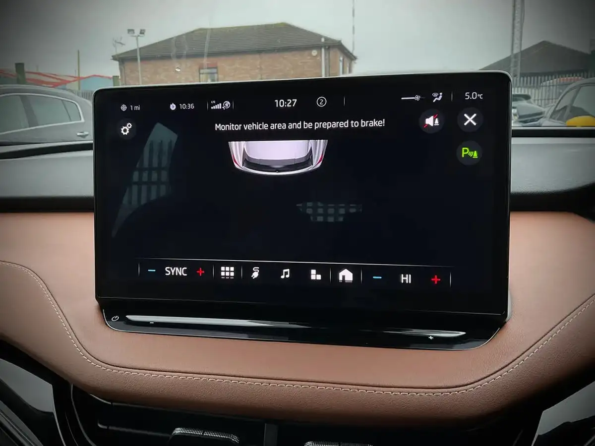2021-skoda-enyaq-e-60-62-kwh-big-34