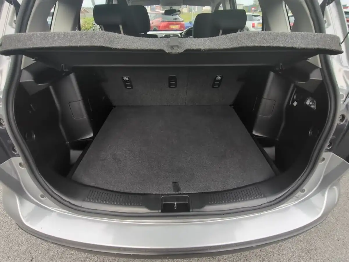 2014-suzuki-s-cross-16-sz3-big-11