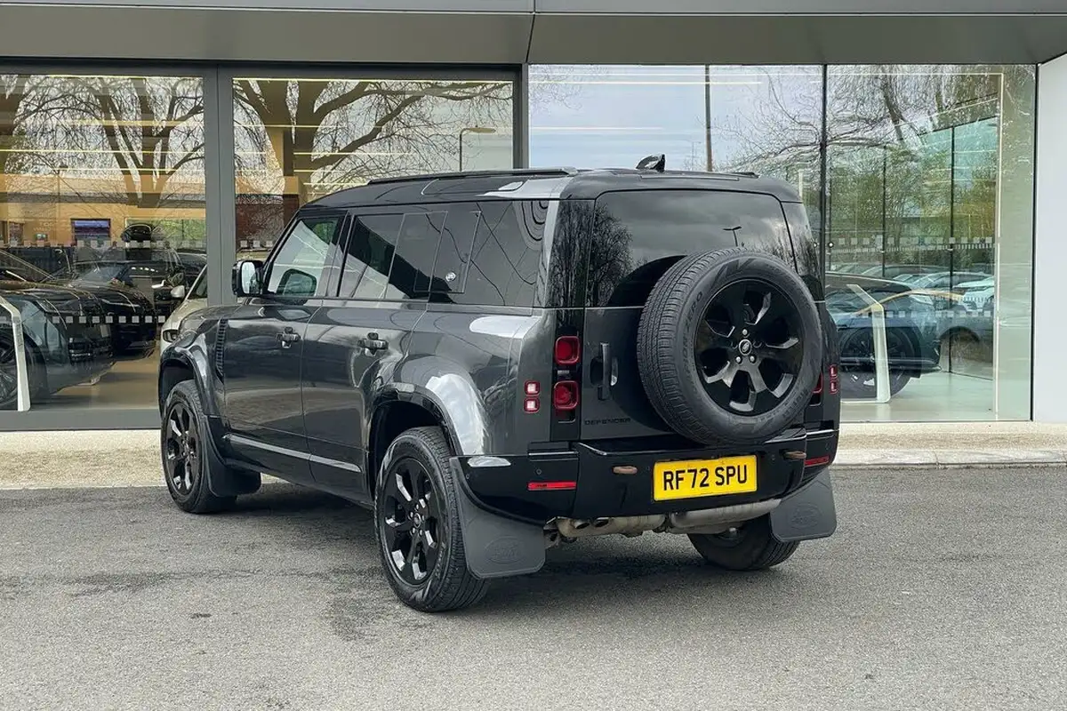 2023-land-rover-110-defender-30-d300-x-dynamic-hse-big-65