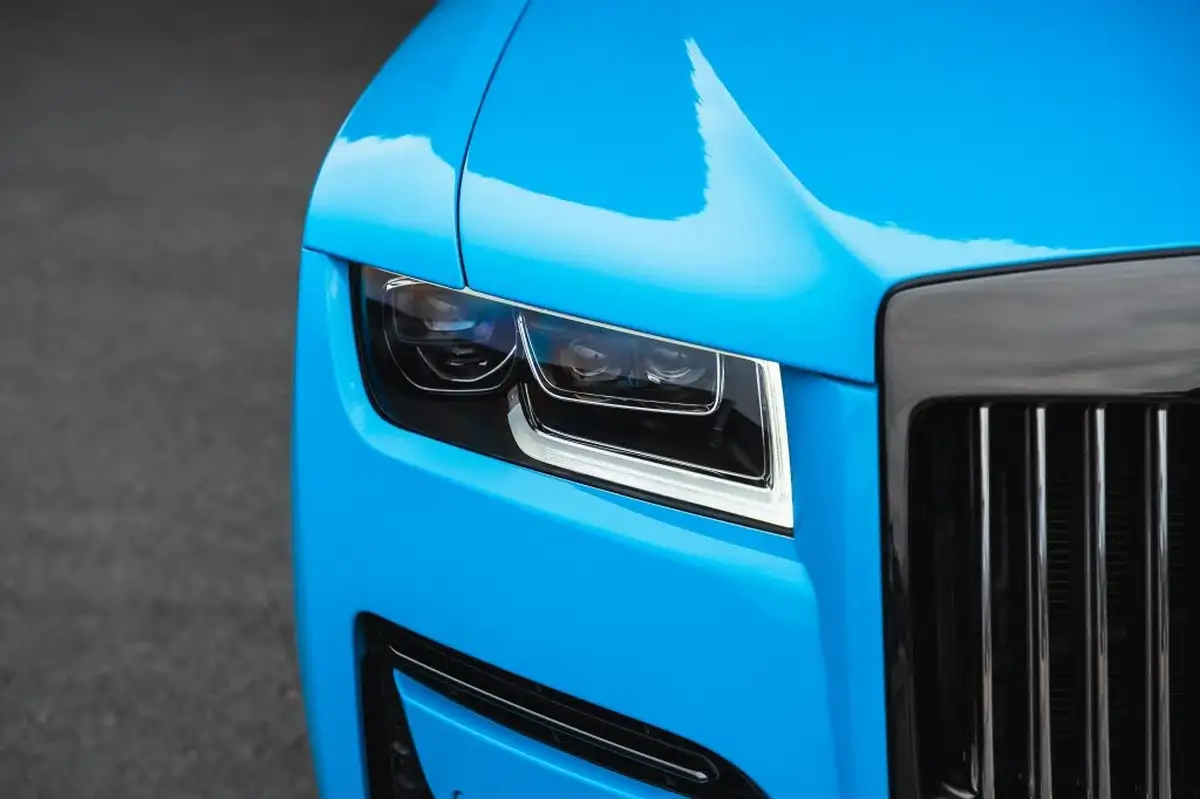 2024-rolls-royce-ghost-675-black-badge-big-13